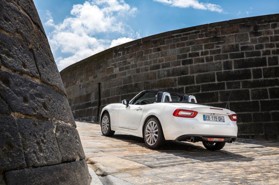  Fiat 124 Spider 2016 года  (фото 51 из 75)